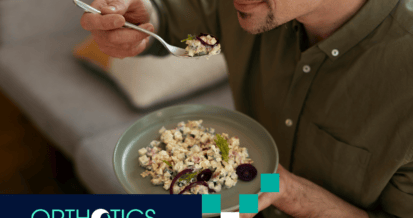 A man eating a healthy plate of food